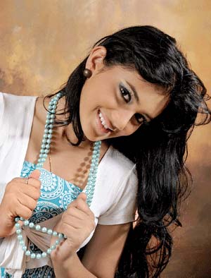 Angara Dangara Film Actress Shanudri Priyasad Sri Lankan Celebrity